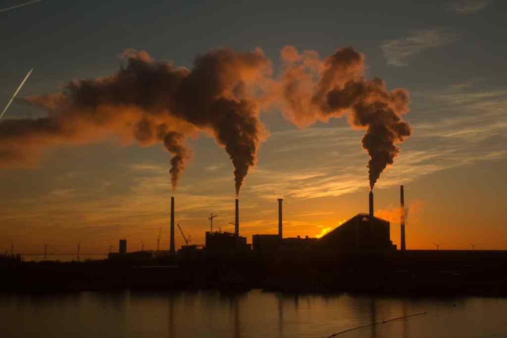 Descarbonización versus contaminación